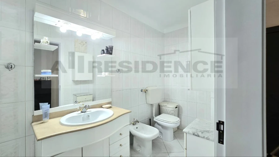 Apartamento T1 para Venda em Alcantarilha e Pêra Foto 8