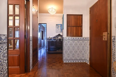 Apartamento T3 para Venda em Oeiras e São Julião da Barra, Paço de Arcos e Caxias