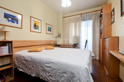 Apartamento T3 para Venda em Oeiras e São Julião da Barra, Paço de Arcos e Caxias