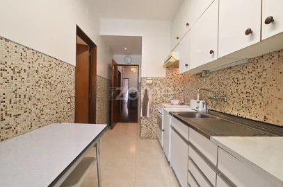 Apartamento T3 para Venda em Oeiras e São Julião da Barra, Paço de Arcos e Caxias