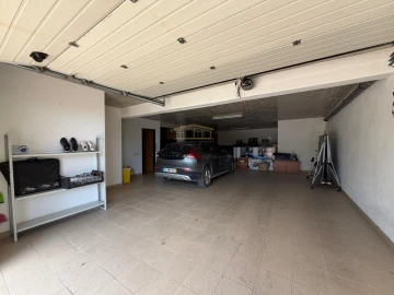 Moradia T4 para Venda em Guia