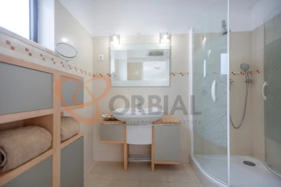 Apartamento T3 para Venda em Albufeira e Olhos de Água
