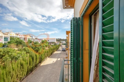 Moradia T4 para Venda em Ferreiras