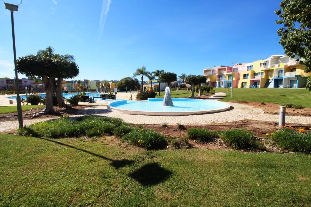 Apartamento T0 para Venda em Albufeira e Olhos de Água Foto 1
