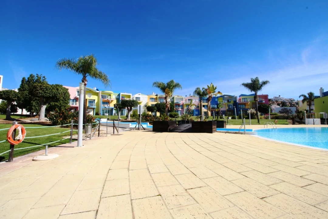 Apartamento T0 para Venda em Albufeira e Olhos de Água Foto 16