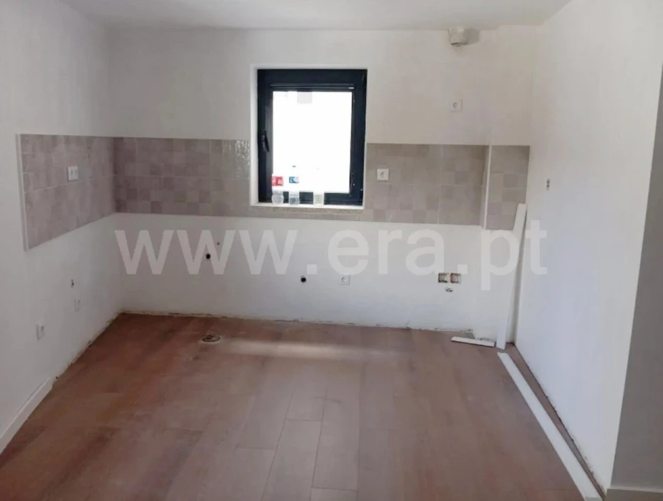 Apartamento T2 para Venda em Teixoso e Sarzedo Foto 4