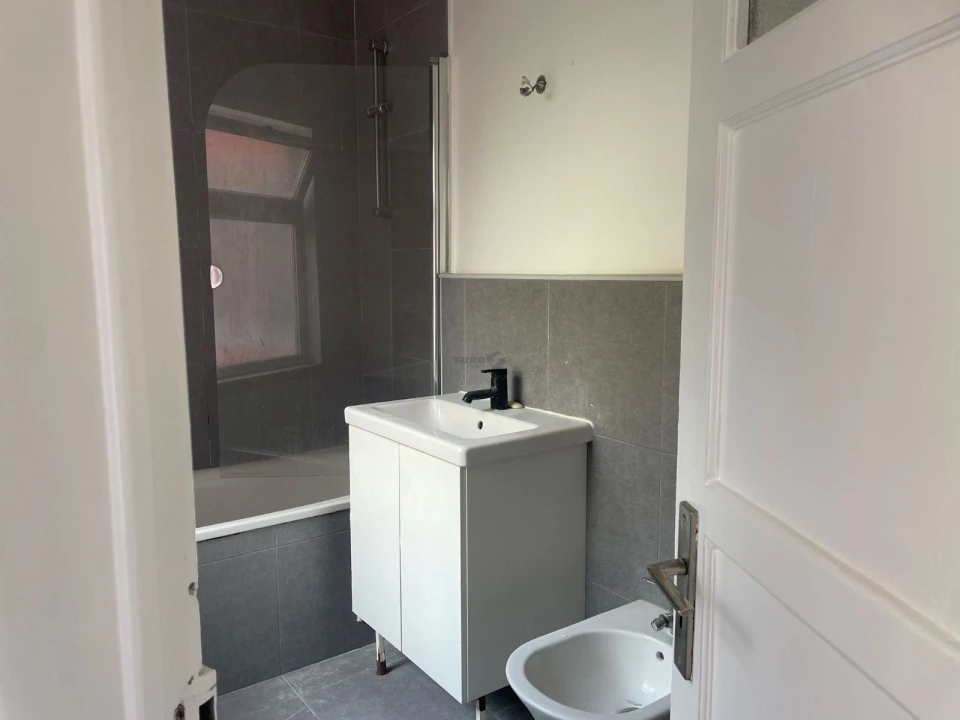 Apartamento T3 para Arrendamento em Arroios Foto 10
