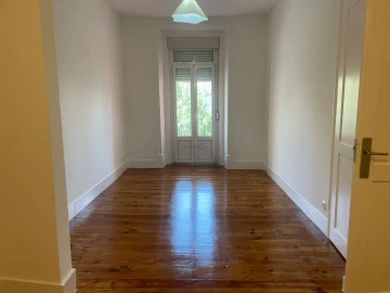 Apartamento T3 para Arrendamento em Arroios