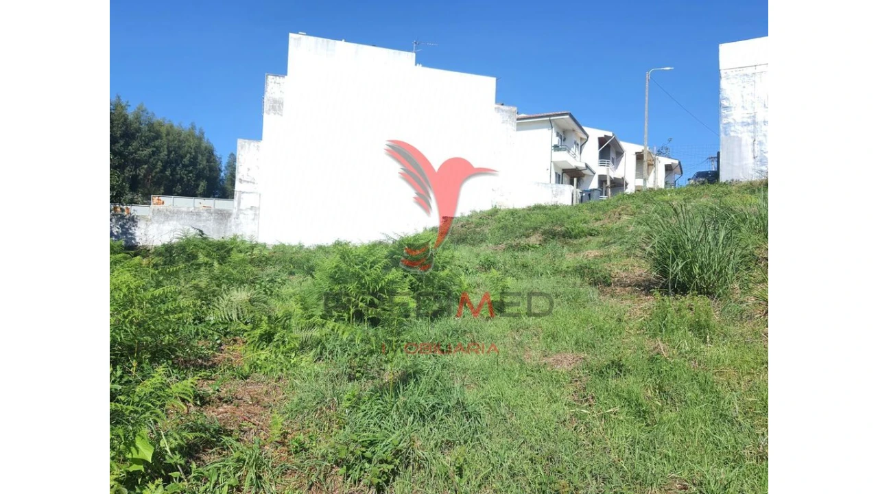 Terreno para Venda em Milheiros Foto 2