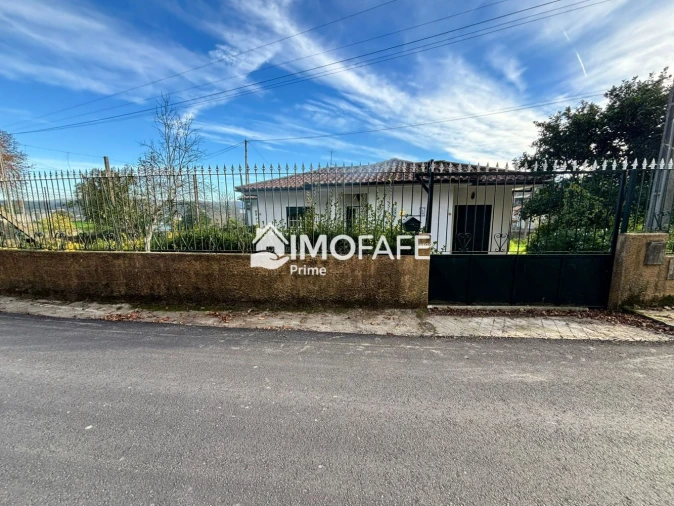 Moradia T2 para Venda em Passos Foto 4