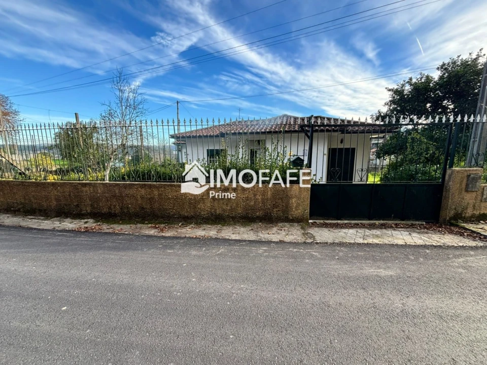 Moradia T2 para Venda em Passos Foto 4