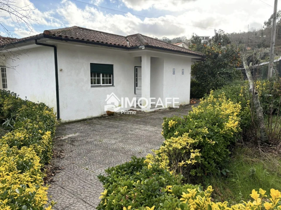 Moradia T2 para Venda em Passos Foto 1