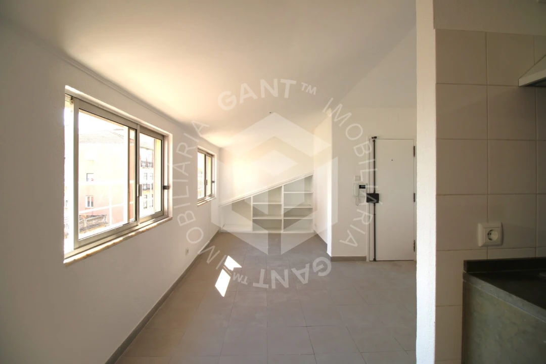Apartamento T2 para Arrendamento em Alcantara Foto 1