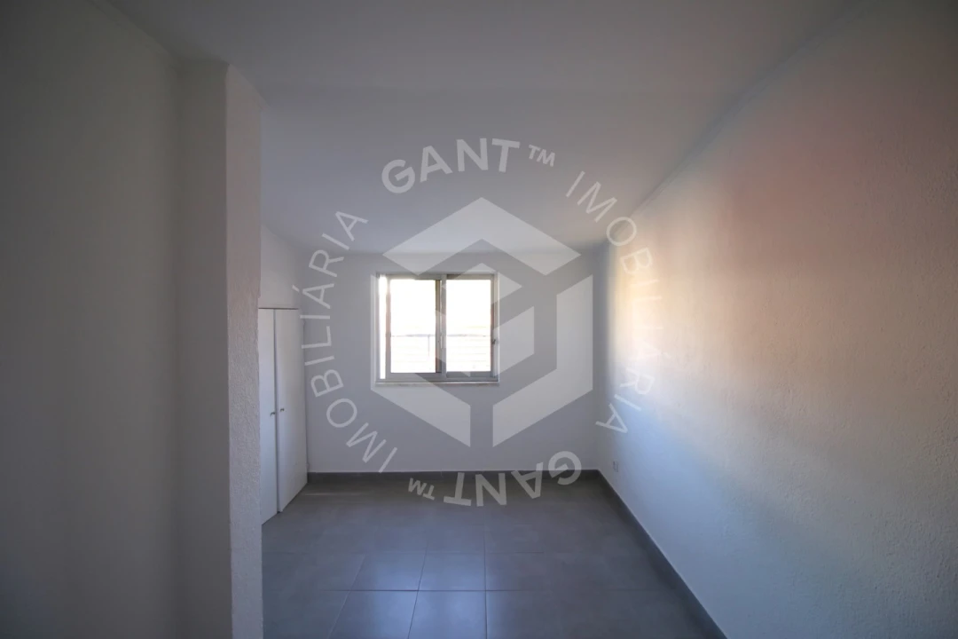 Apartamento T2 para Arrendamento em Alcantara Foto 10