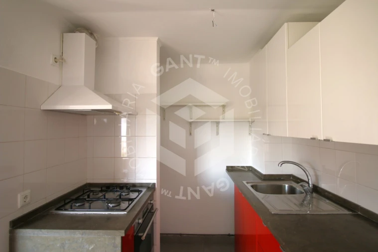 Apartamento T2 para Arrendamento em Alcantara Foto 5