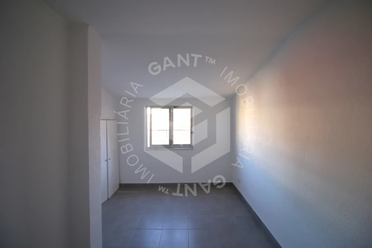Apartamento T2 para Arrendamento em Alcantara Foto 10