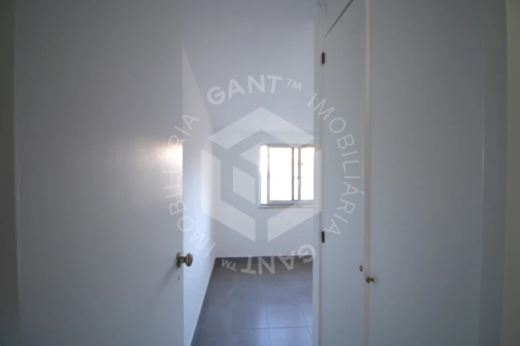 Apartamento T2 para Arrendamento em Alcantara Foto 15