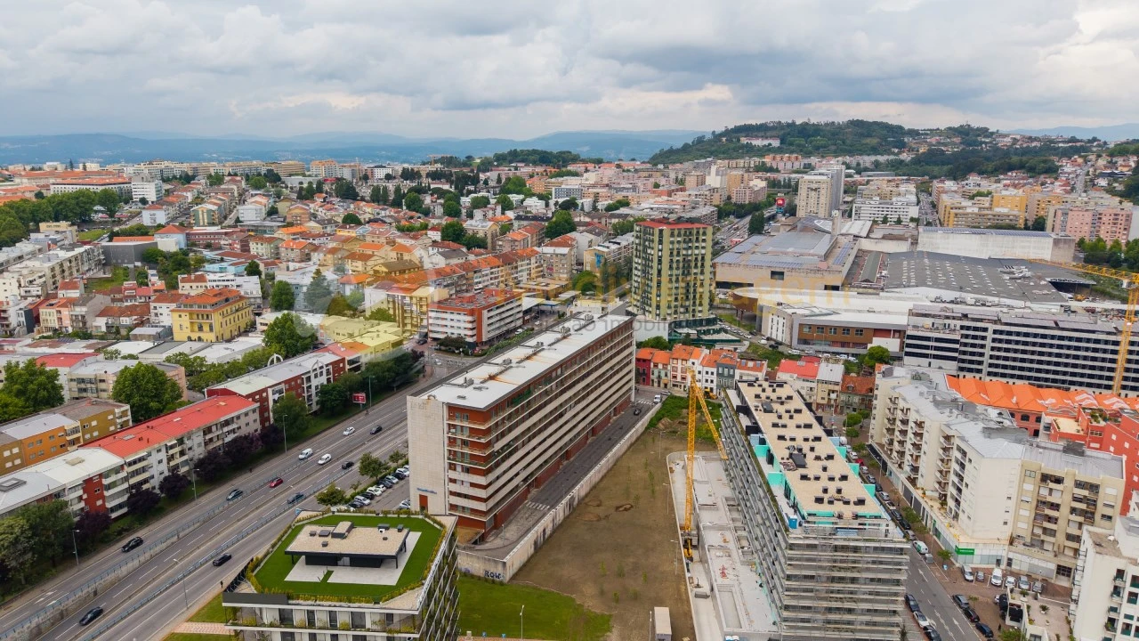 Loja para Arrendamento em São Vitor (Braga) Foto 7