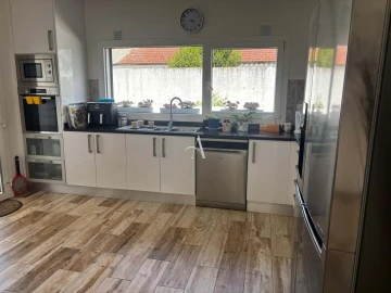 Apartamento T4 para Venda em Santa Maria, São Pedro e Sobral da Lagoa