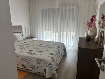 Apartamento T4 para Venda em Santa Maria, São Pedro e Sobral da Lagoa