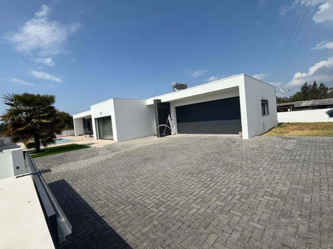 Apartamento T4 para Venda em Santa Maria, São Pedro e Sobral da Lagoa Foto 24