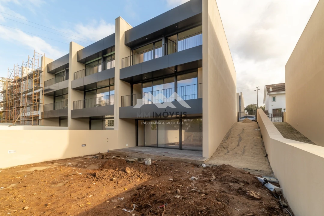 Moradia T3 para Venda em Fânzeres e São Pedro da Cova Foto 4