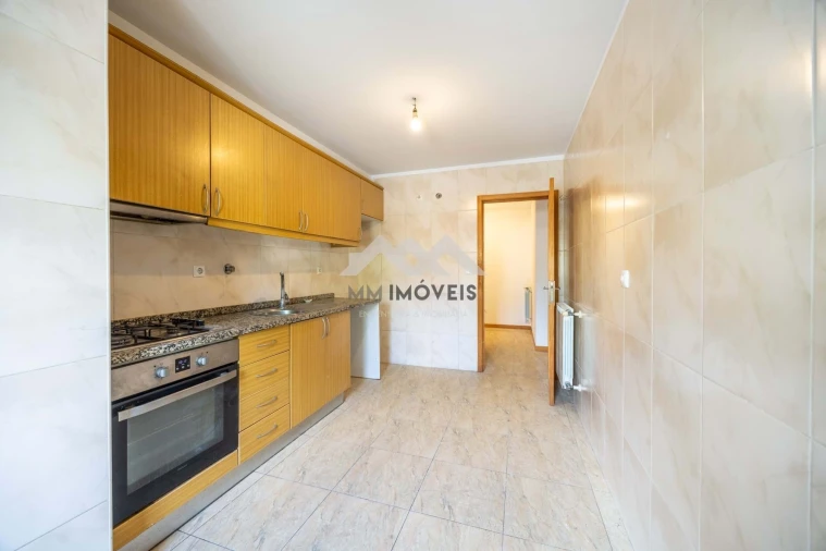 Apartamento T3 para Venda em Rio Tinto Foto 2