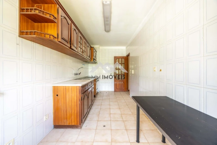 Apartamento T2 para Venda em Fânzeres e São Pedro da Cova Foto 5