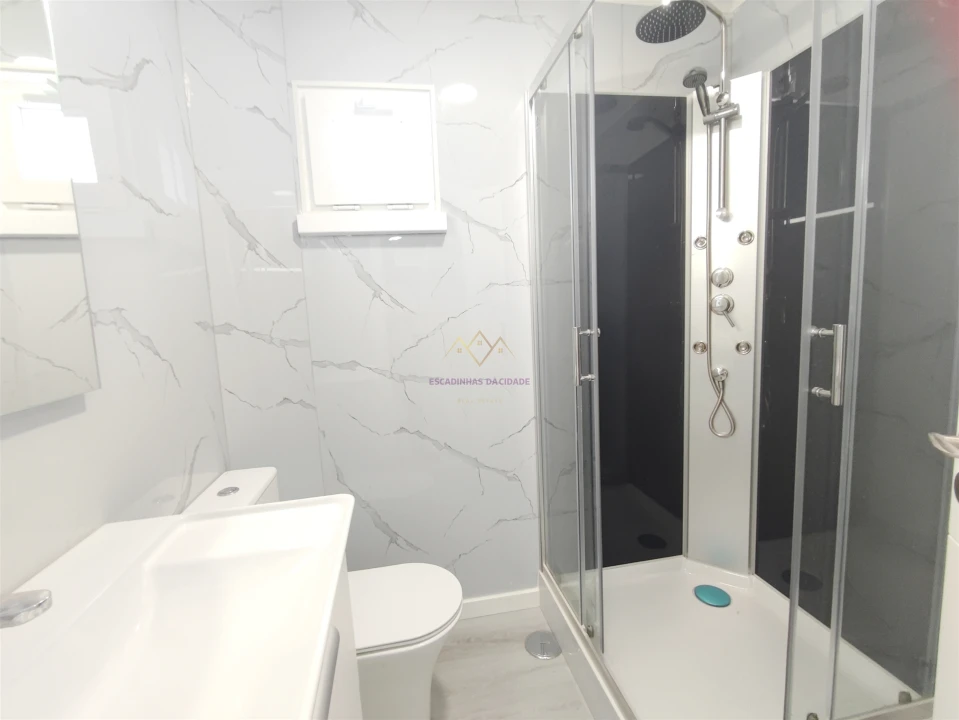 Apartamento T3 para Venda em Laranjeiro e Feijó Foto 8