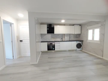 Apartamento T3 para Venda em Laranjeiro e Feijó