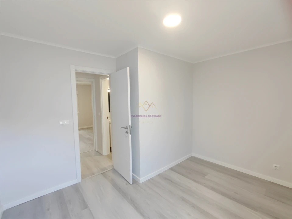 Apartamento T3 para Venda em Laranjeiro e Feijó Foto 11