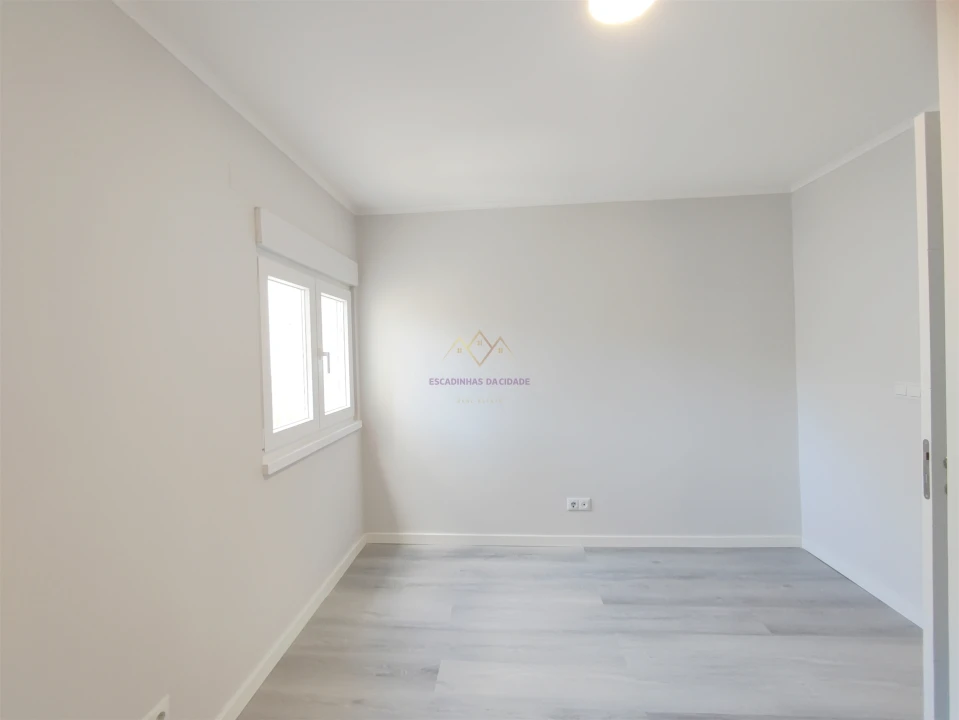 Apartamento T3 para Venda em Laranjeiro e Feijó Foto 10