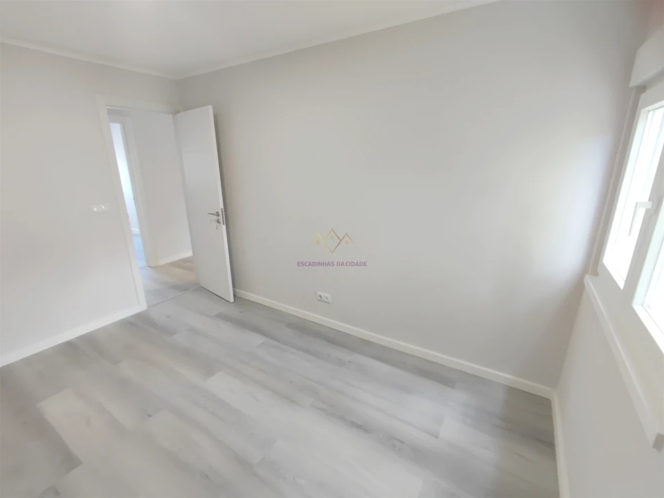 Apartamento T3 para Venda em Laranjeiro e Feijó Foto 4