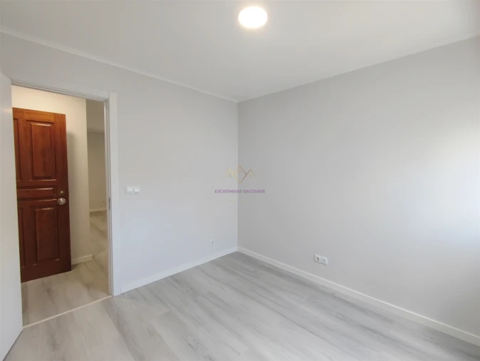 Apartamento T3 para Venda em Laranjeiro e Feijó Foto 21