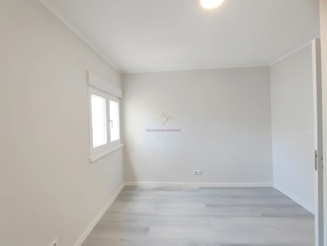 Apartamento T3 para Venda em Laranjeiro e Feijó Foto 10