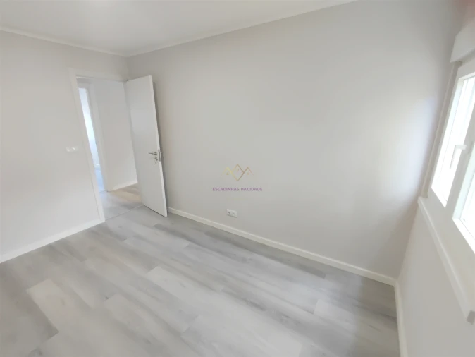 Apartamento T3 para Venda em Laranjeiro e Feijó Foto 4