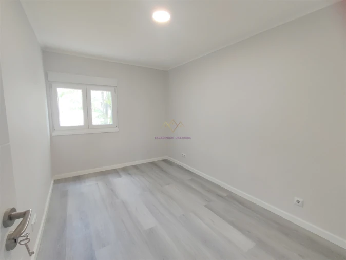 Apartamento T3 para Venda em Laranjeiro e Feijó Foto 6