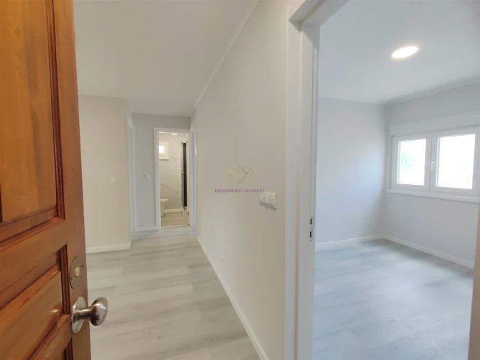 Apartamento T3 para Venda em Laranjeiro e Feijó Foto 23