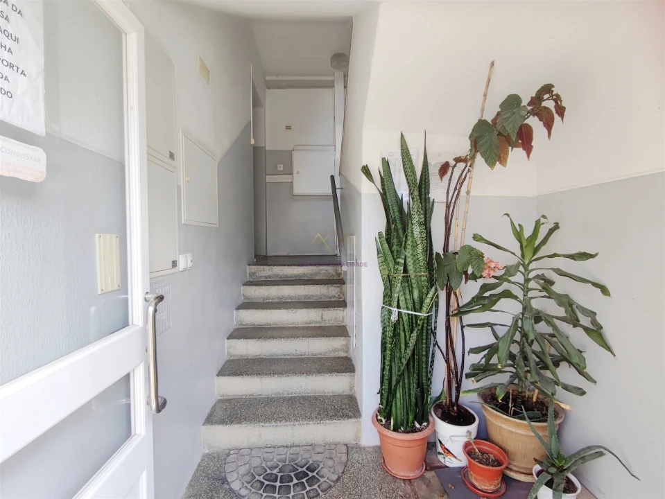Apartamento T3 para Venda em Laranjeiro e Feijó Foto 2