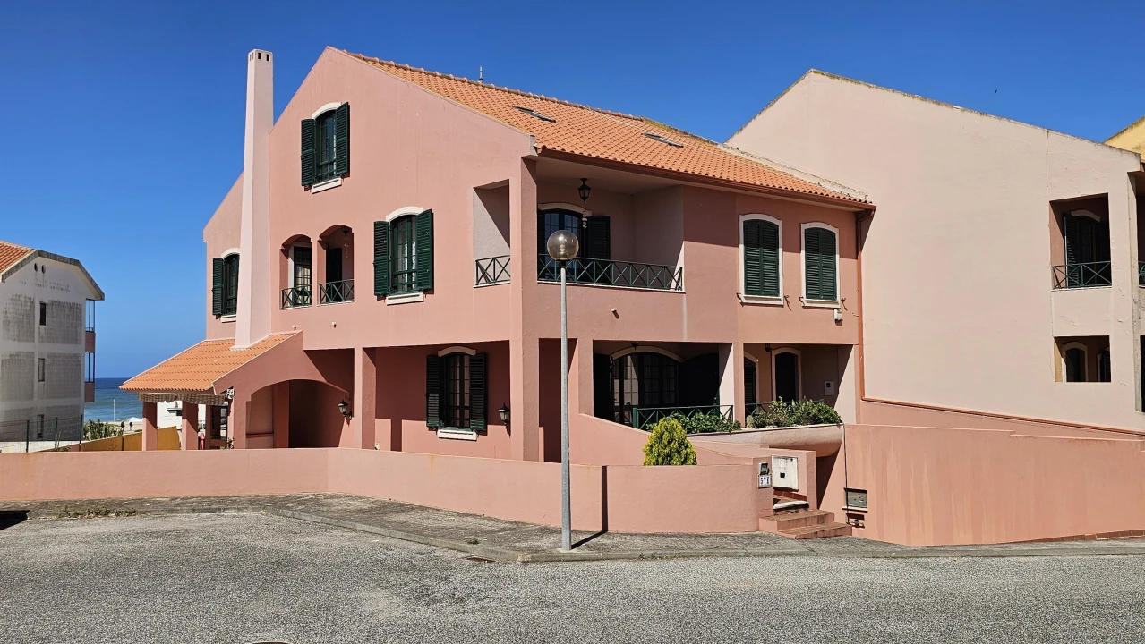 Moradia T3 para Venda em Atouguia da Baleia Foto 1