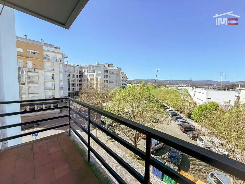 Apartamento T3 para Venda em Rio Maior Foto 1