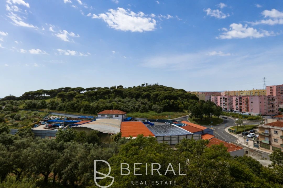 Apartamento T2 para Venda em Pontinha e Famões Foto 5