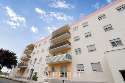 Apartamento T2 para Venda em Pontinha e Famões