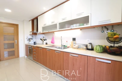 Apartamento T2 para Venda em Pontinha e Famões