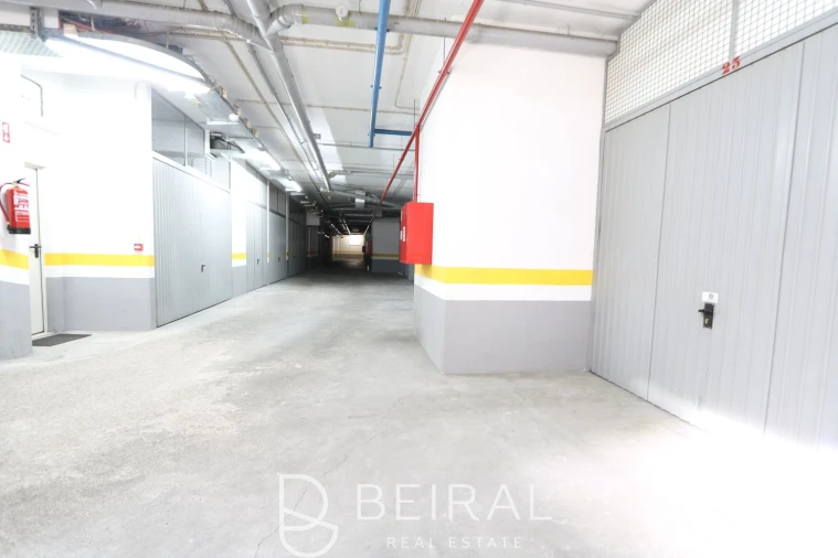 Apartamento T2 para Venda em Pontinha e Famões Foto 31