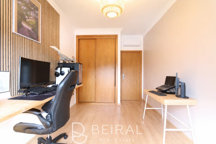 Apartamento T2 para Venda em Pontinha e Famões Foto 24