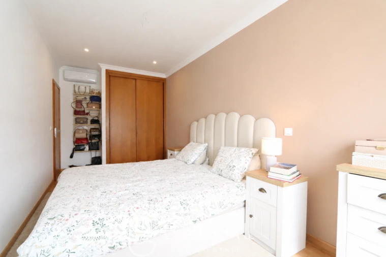 Apartamento T2 para Venda em Pontinha e Famões Foto 21
