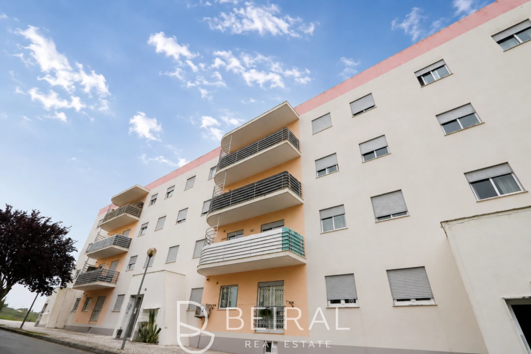 Apartamento T2 para Venda em Pontinha e Famões Foto 34