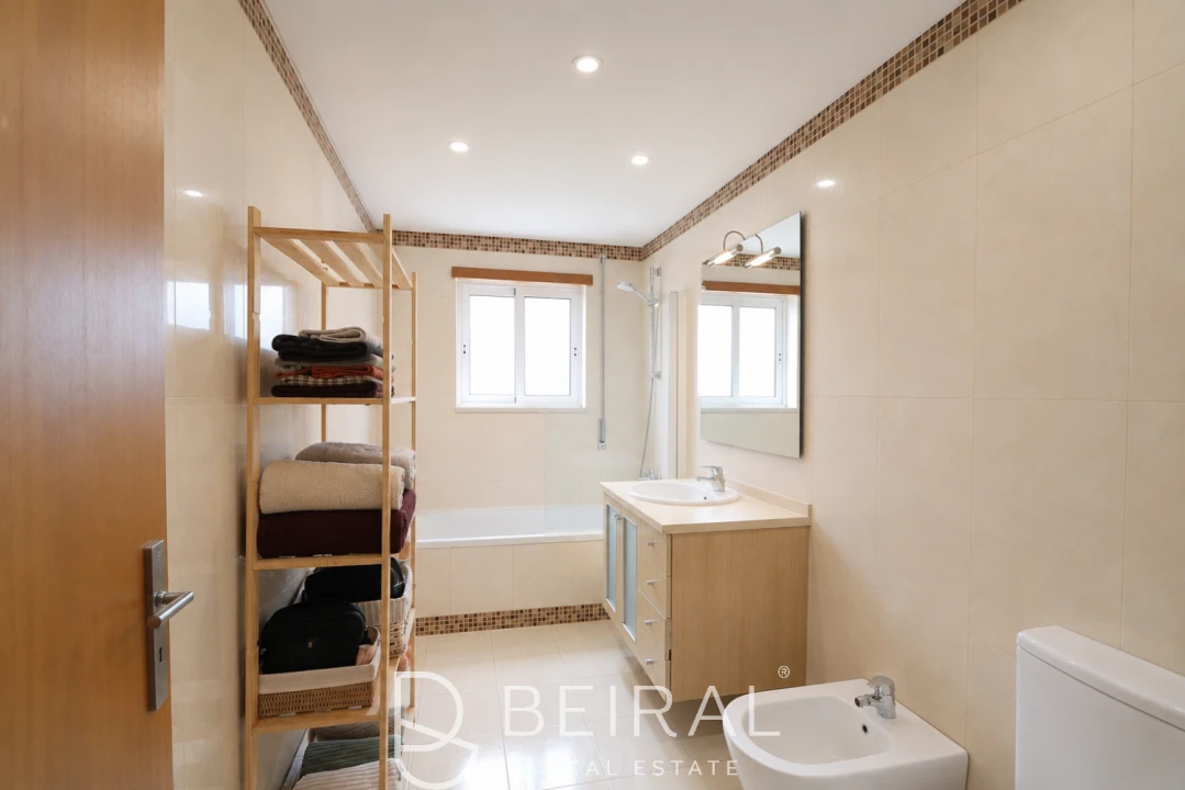 Apartamento T2 para Venda em Pontinha e Famões Foto 17