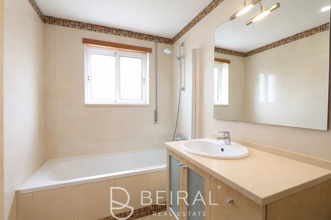 Apartamento T2 para Venda em Pontinha e Famões Foto 18